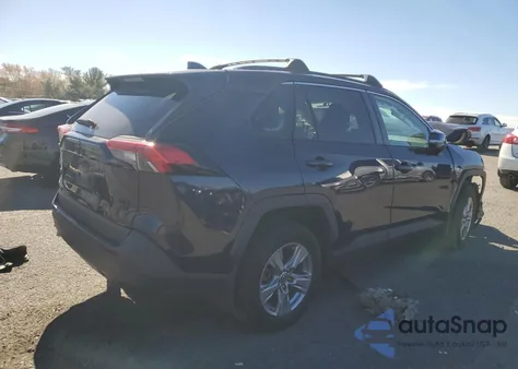 2022 Toyota Rav4 Xle z USA, uszkodzony, nr VIN 2T3P1RFV6NW298012